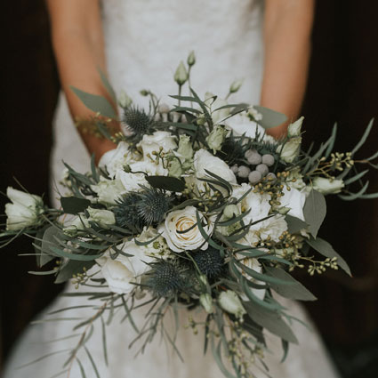 Flower delivery. Bridal Bouquet.

A wedding is a special event and each bridal bouquet is an individually made