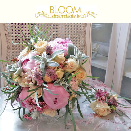 Flowers delivery. Bridal Bouquet.

A wedding is a special event and each bridal bouquet is an individually made work of
