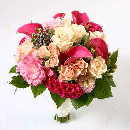 Flower delivery Latvia. Wedding bouquet in blush pink tones.

A wedding is a special event and each bridal bouquet is an
