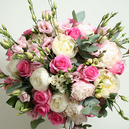 Bouquet of peonies and roses